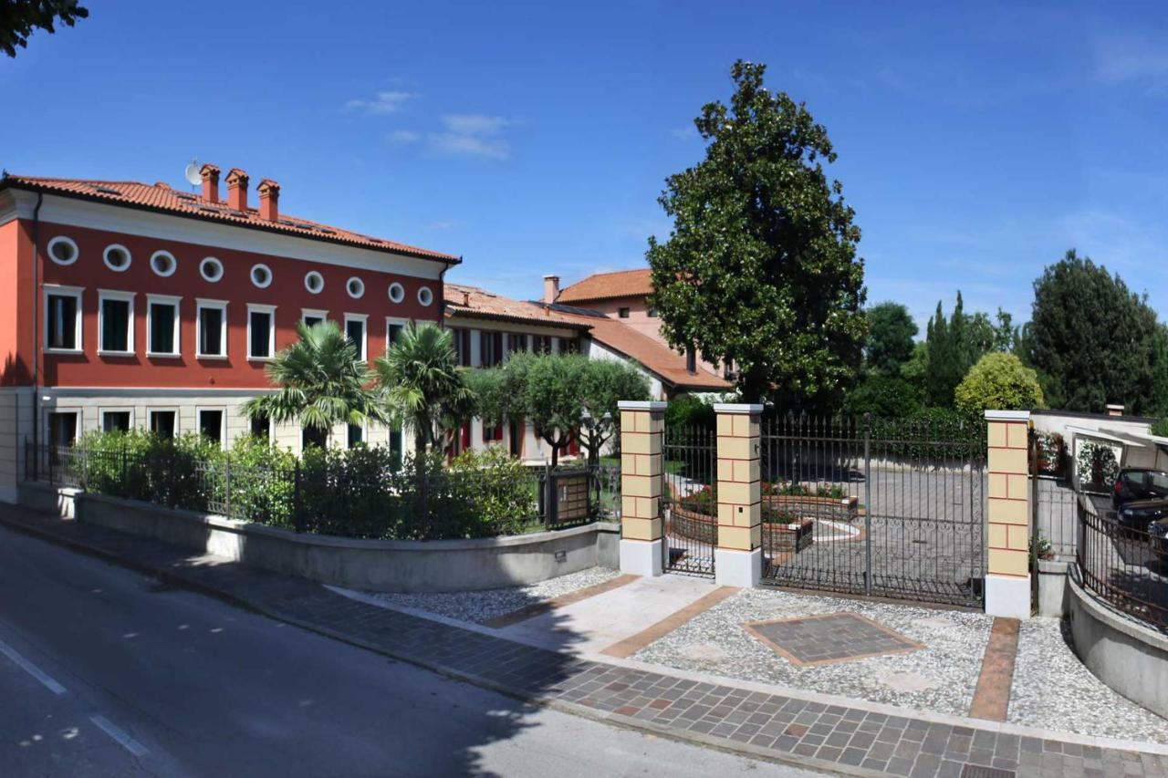 Villa Tiziano Residence Rosà Екстериор снимка